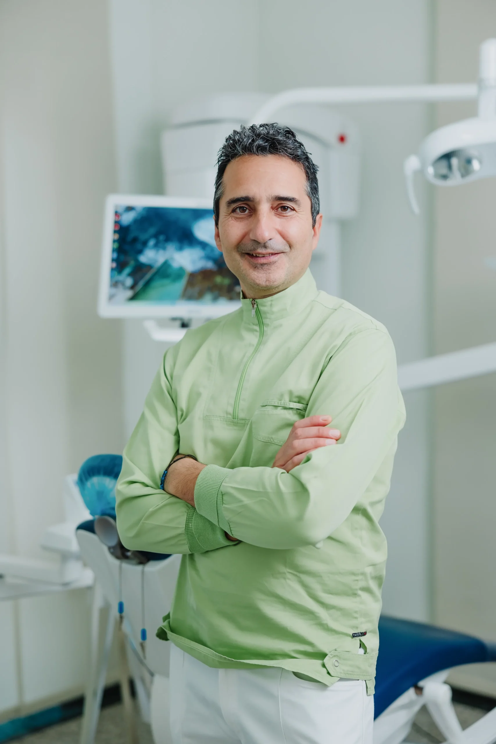 Il Dottor Angelo D'Amato, ortodonzista dello Studio Dentistico Vitullo